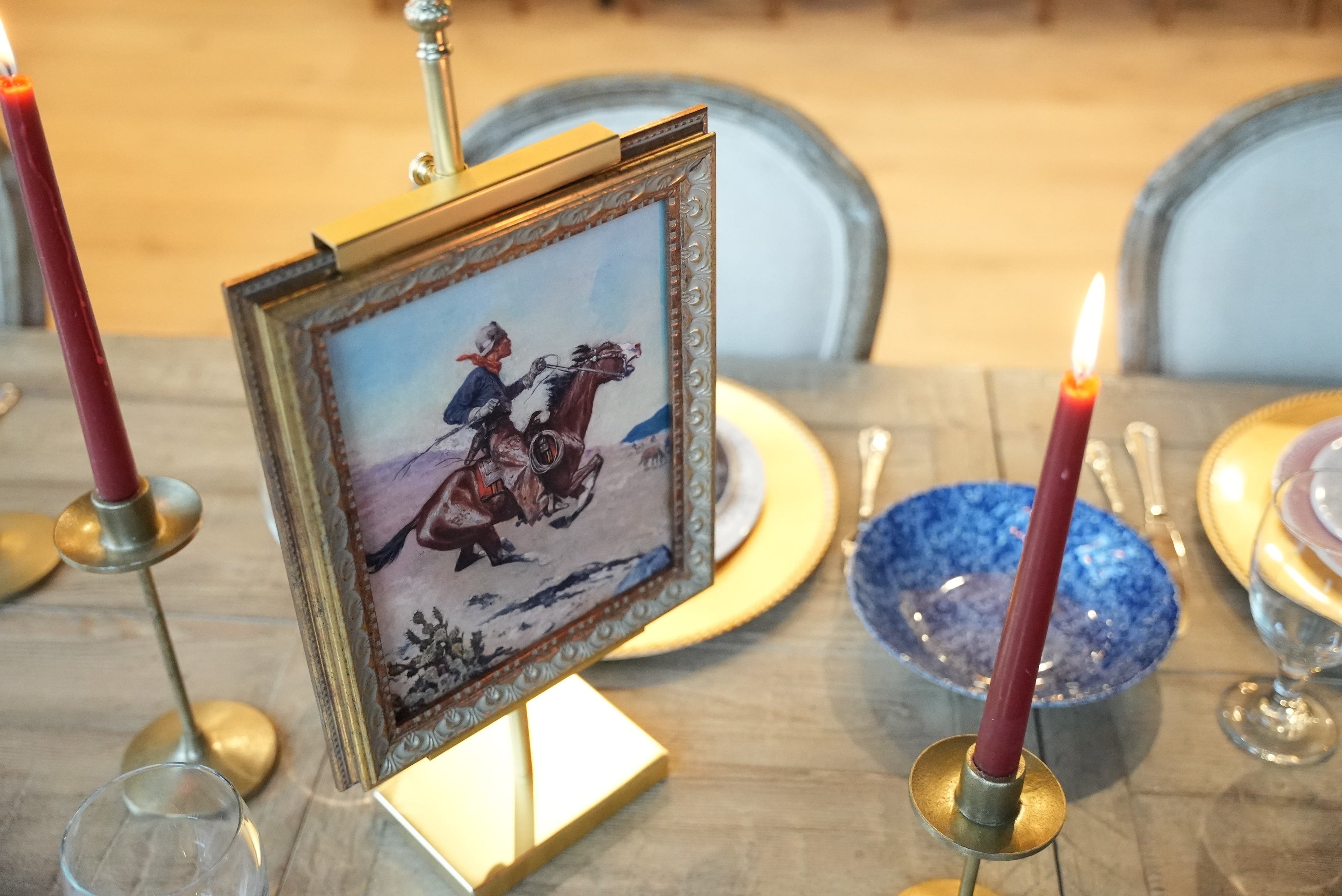 5 Ways to Style Your Gallery Easels